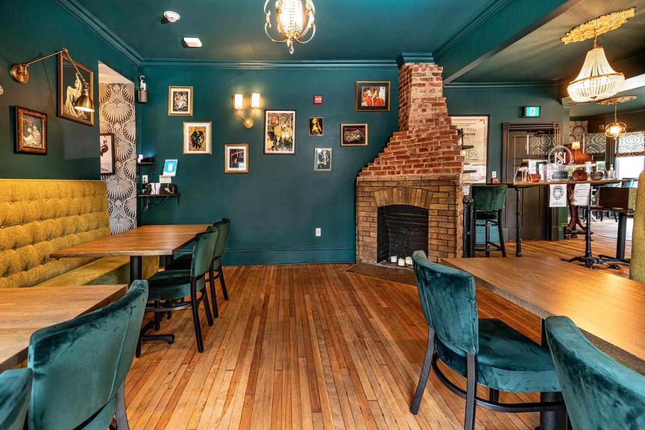 Slaymaker & Nichols Gastro House & Inn ชาร์ลอตต์ทาวน์ ภายนอก รูปภาพ